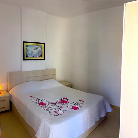 Two With Swimming Pool Apartament