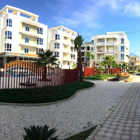 Apartament Two With Swimming Pool Radhimë