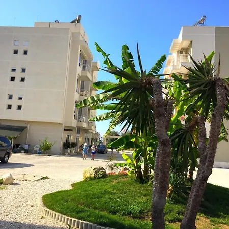 Apartament Two With Swimming Pool Radhimë