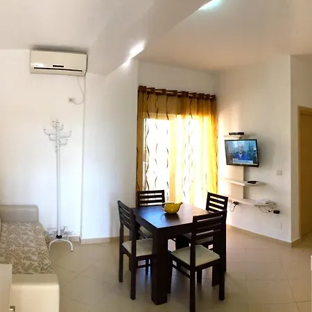 Apartament Two With Swimming Pool Radhimë
