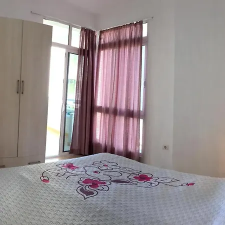Apartament Two With Swimming Pool Radhimë