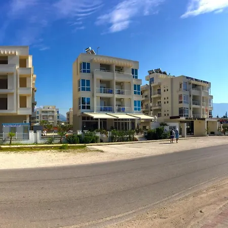 Two With Swimming Pool דירה